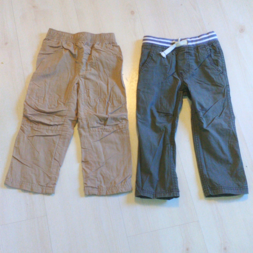 Bundle of 2 toddler boy pants size 3t